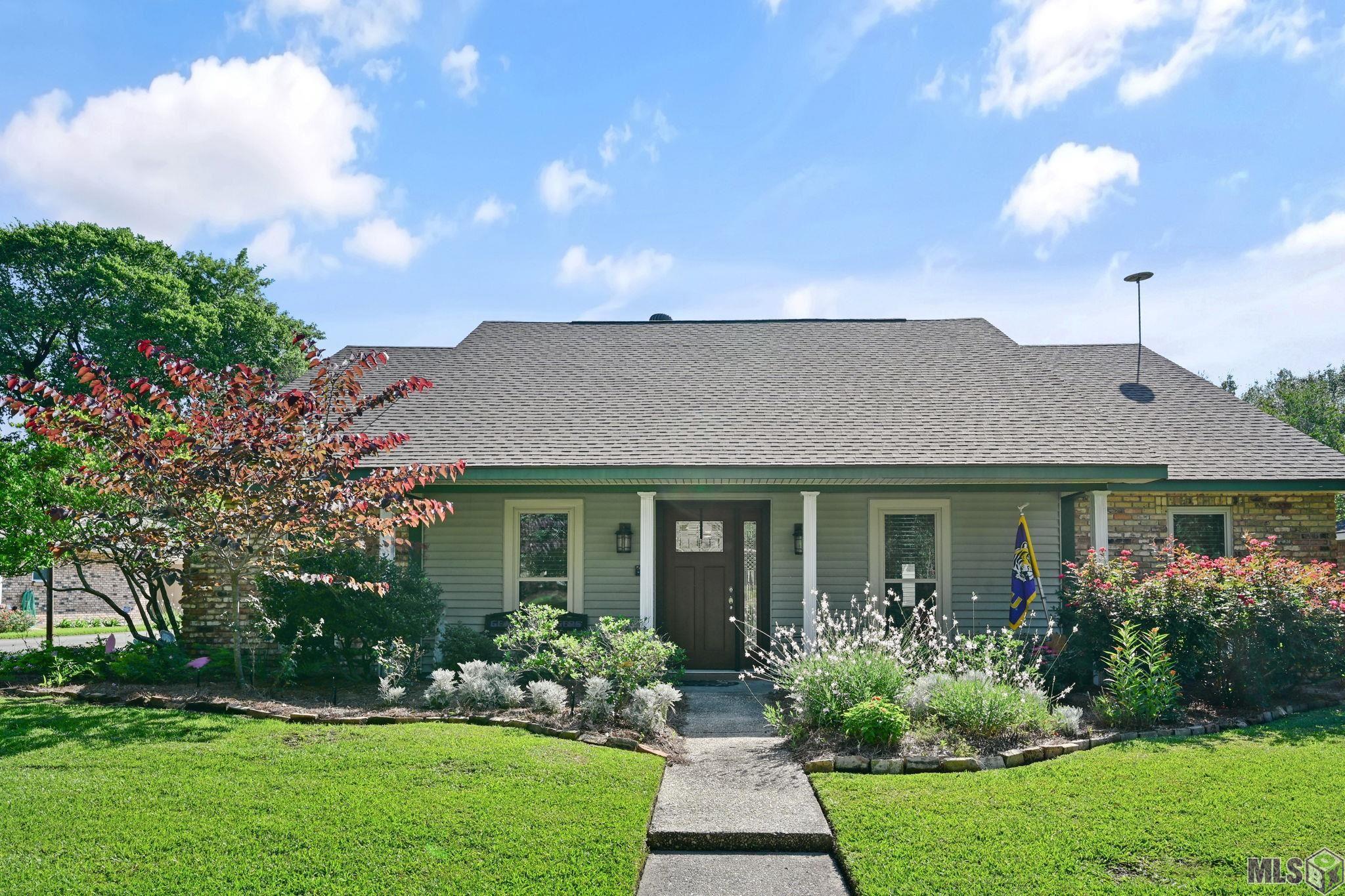 9979 Hackberry Drive Baton Rouge, LA 70809 - Photo 2 of 27