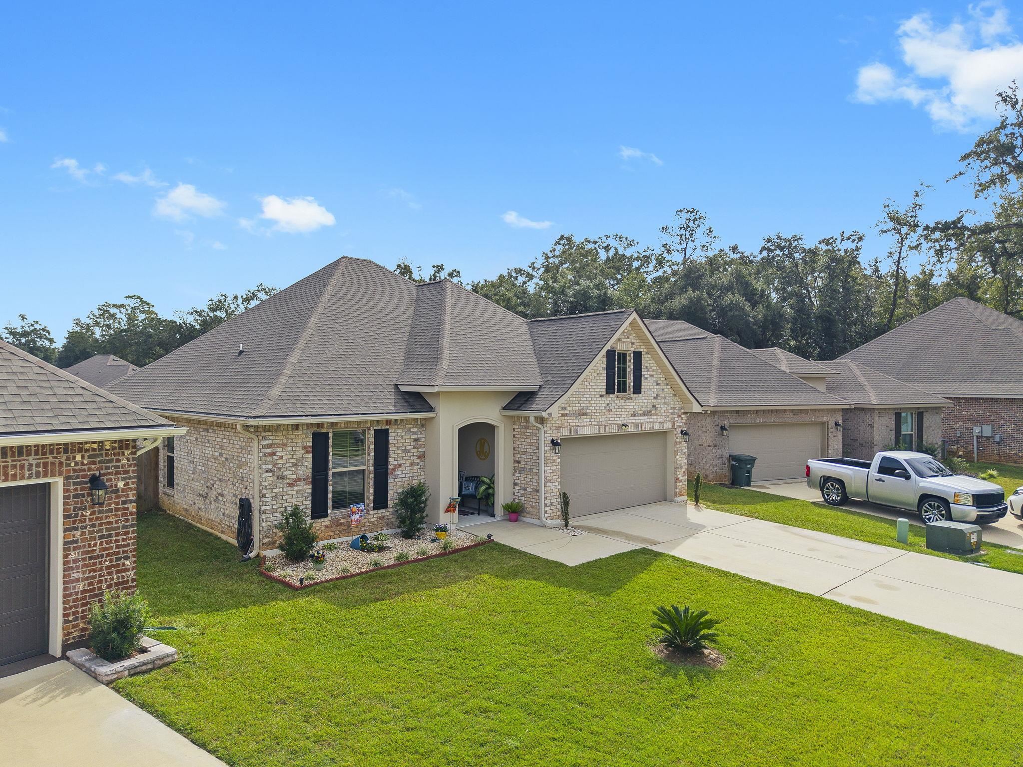 910 Gibson Court Foley, AL 36535 - Photo 43 of 66 Front of House