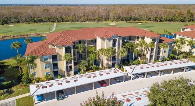 a view of an houses with backyard and outdoor space