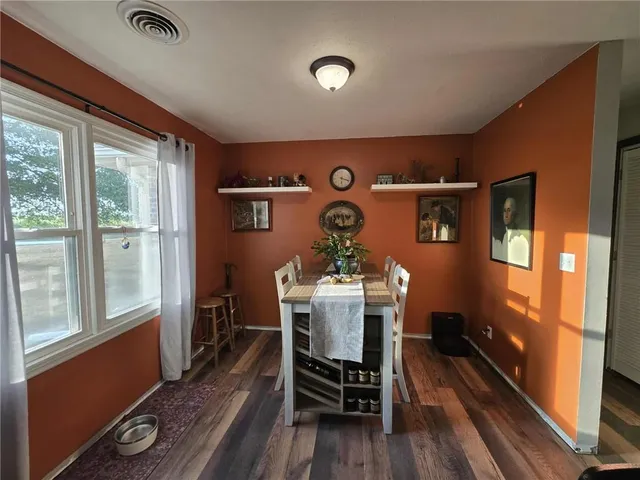 $389,500 | 703 Northeast 102P Road, Clinton, MO 64735