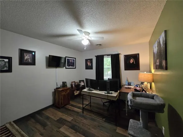 $389,500 | 703 Northeast 102P Road, Clinton, MO 64735