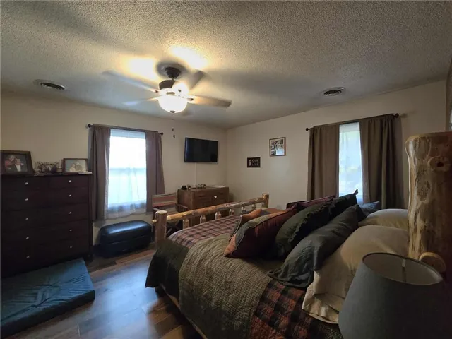 $389,500 | 703 Northeast 102P Road, Clinton, MO 64735