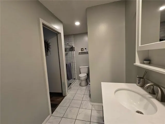 $389,500 | 703 Northeast 102P Road, Clinton, MO 64735