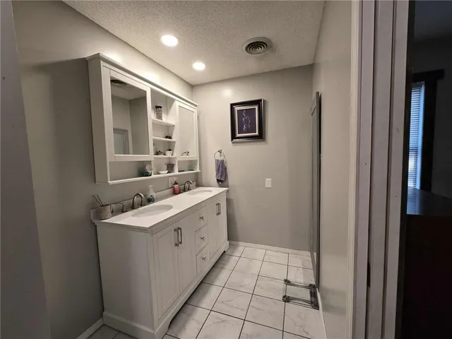 $389,500 | 703 Northeast 102P Road, Clinton, MO 64735