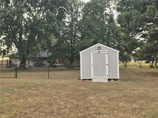 $389,500 | 703 Northeast 102P Road, Clinton, MO 64735