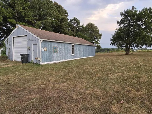 $389,500 | 703 Northeast 102P Road, Clinton, MO 64735