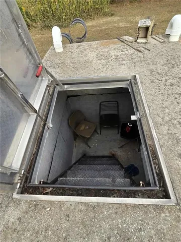 $389,500 | 703 Northeast 102P Road, Clinton, MO 64735