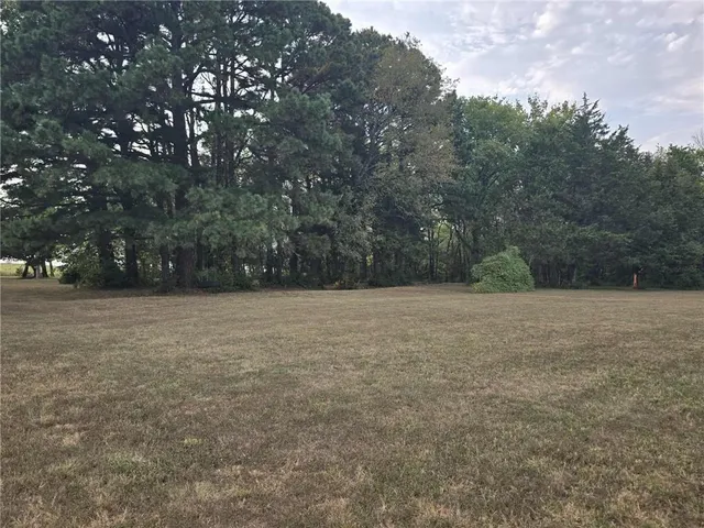 $389,500 | 703 Northeast 102P Road, Clinton, MO 64735