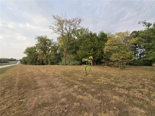 $389,500 | 703 Northeast 102P Road, Clinton, MO 64735