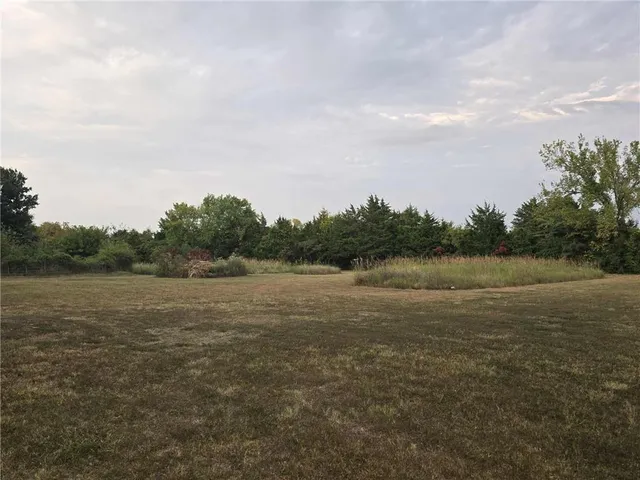 $389,500 | 703 Northeast 102P Road, Clinton, MO 64735