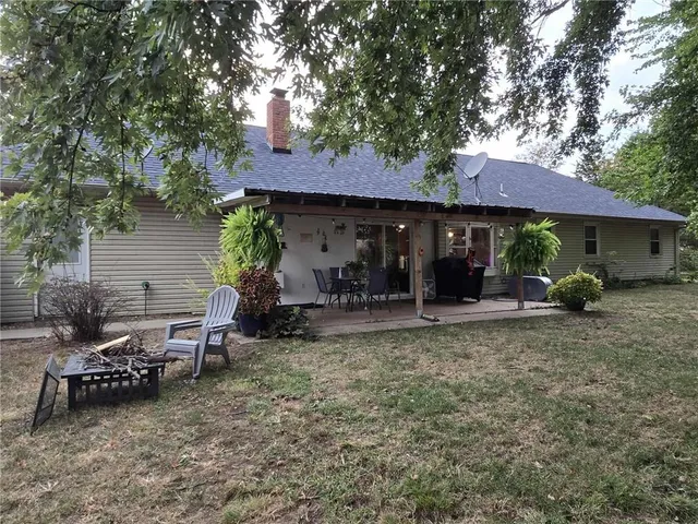 $389,500 | 703 Northeast 102P Road, Clinton, MO 64735
