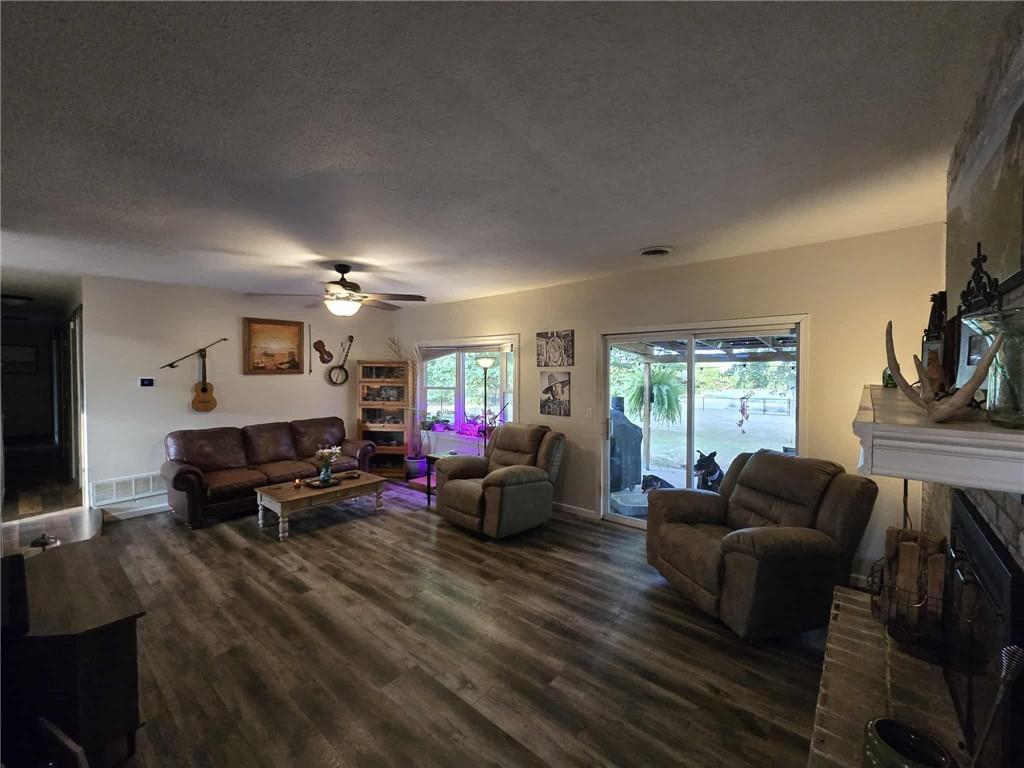 703 Northeast 102P Road Clinton, MO 64735 - Photo 7 of 41