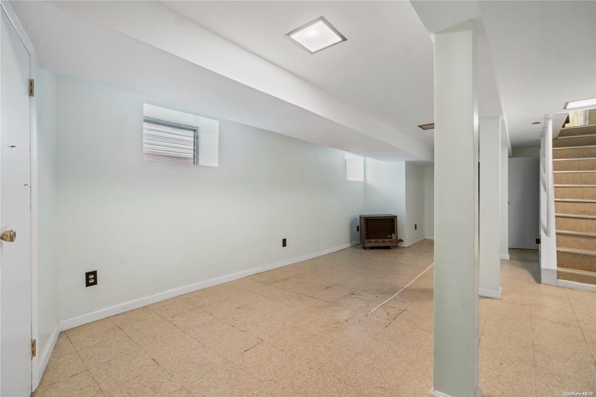 91-32 79th Street Queens, NY 11421 - Photo 16 of 19