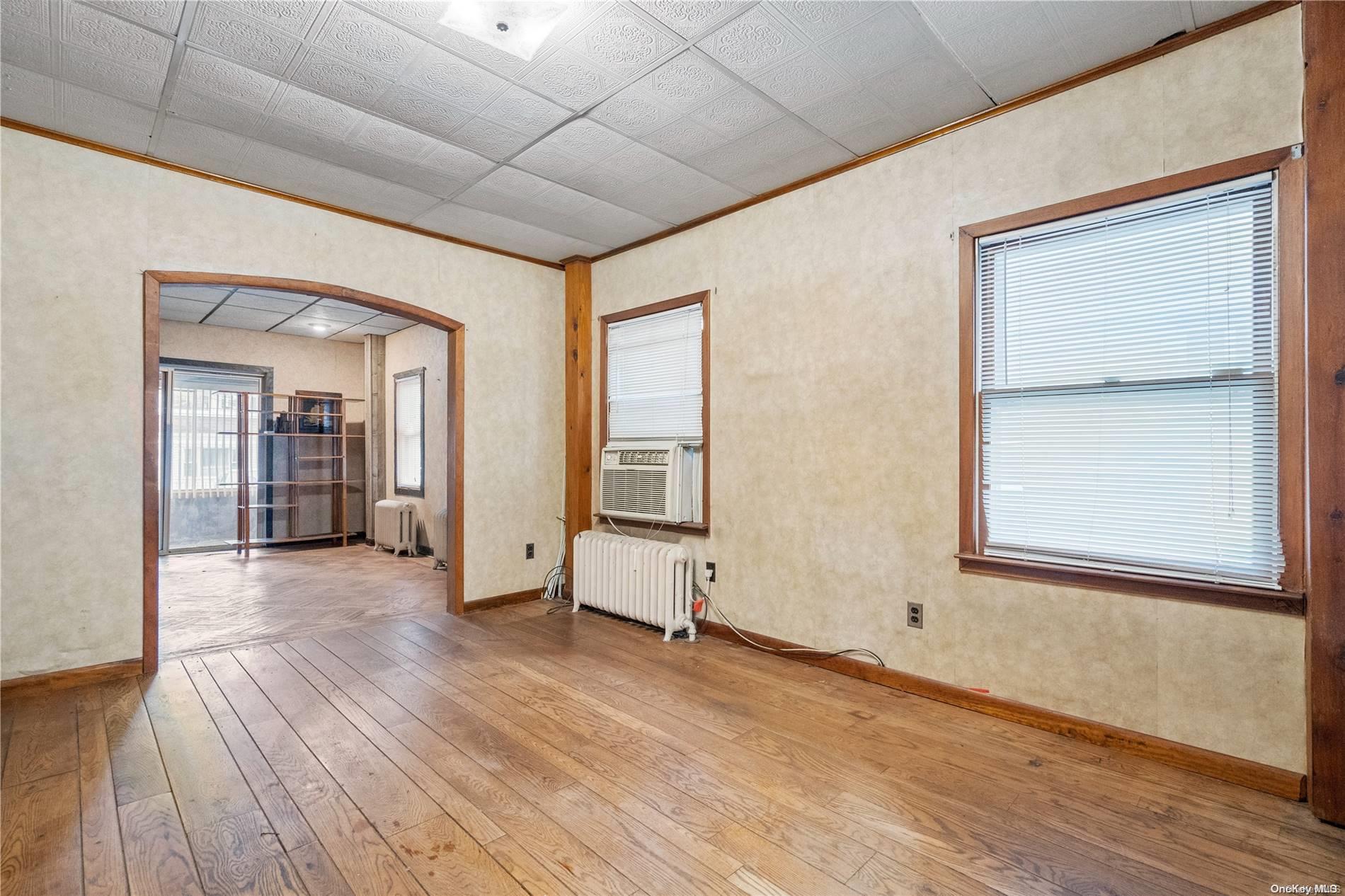 91-32 79th Street Queens, NY 11421 - Photo 4 of 19