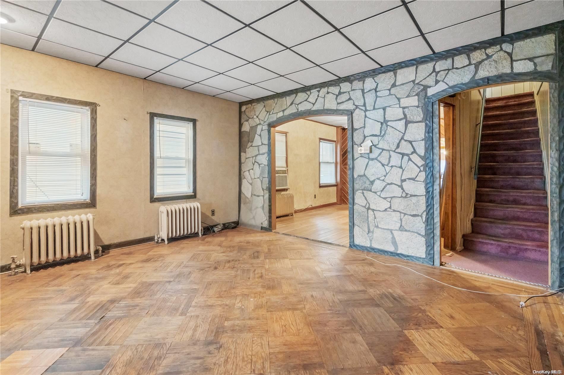 91-32 79th Street Queens, NY 11421 - Photo 6 of 19