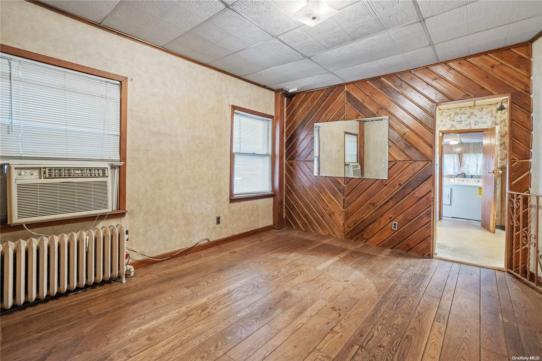 91-32 79th Street Queens, NY 11421 - Photo 7 of 19