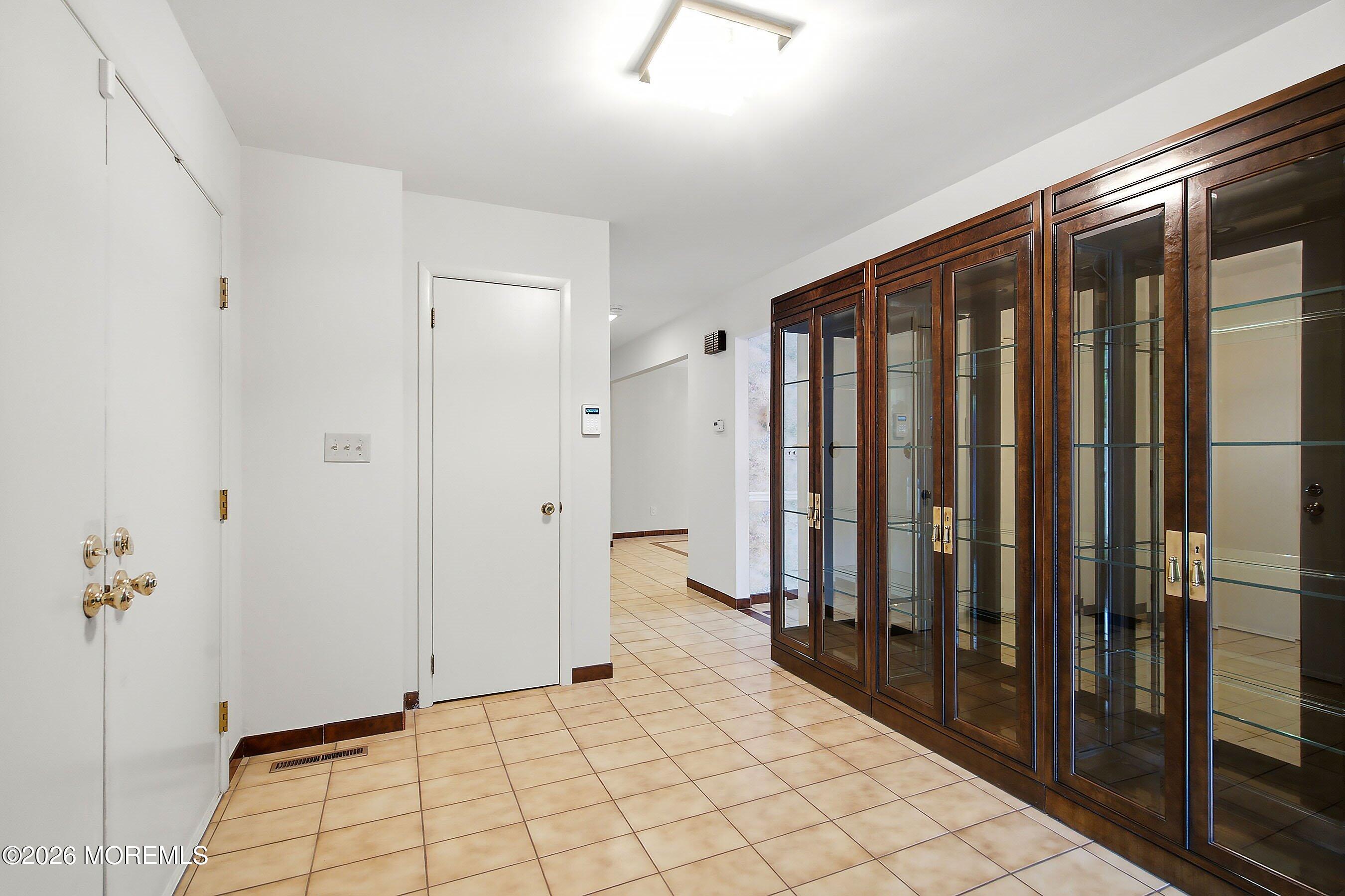 4 Bay Hill Road Leonardo, NJ 07737 - Photo 11 of 40 Foyer