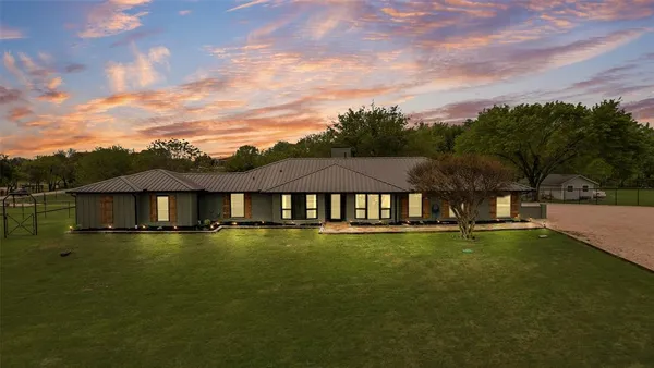 $1,800,000 | 850 East Lucas Road, Lucas, TX 75002