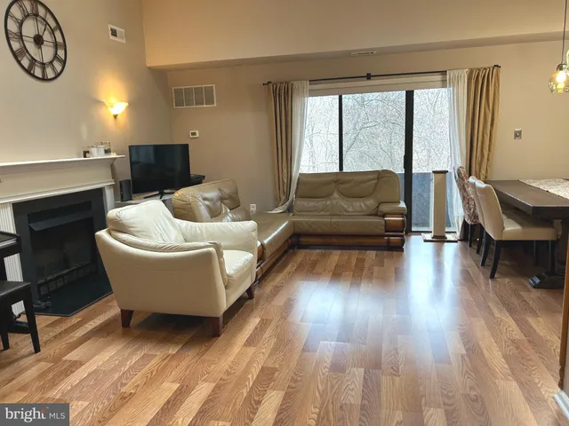 $452,000 | 910 Mountainview Drive, Unit 910, Chesterbrook, PA 19087