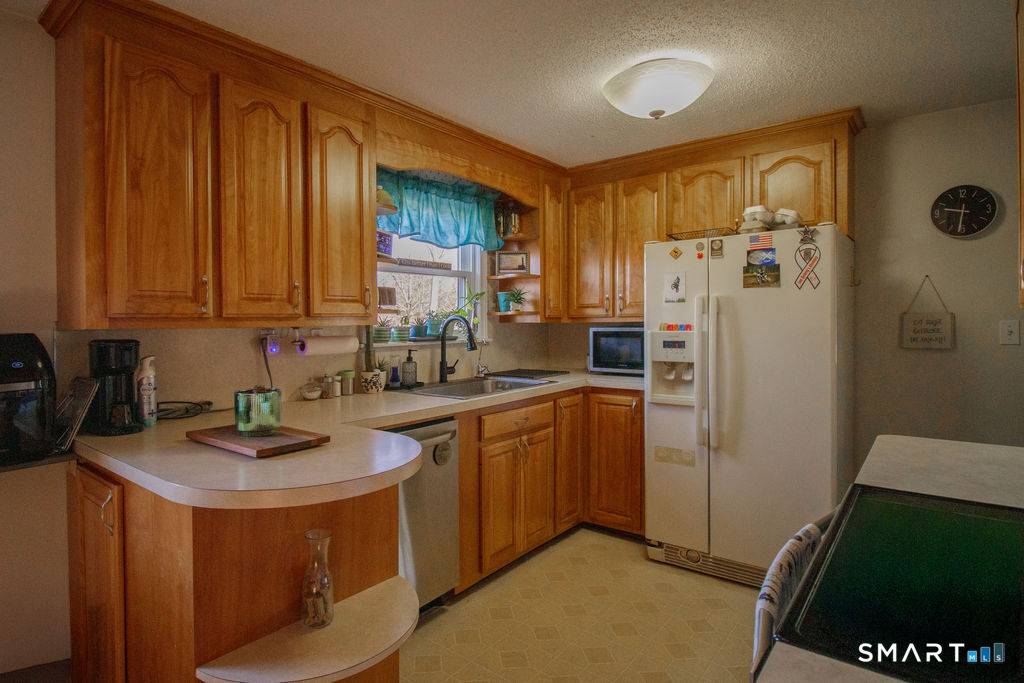 49 Daley Street Bristol, CT 06010 - Photo 4 of 7