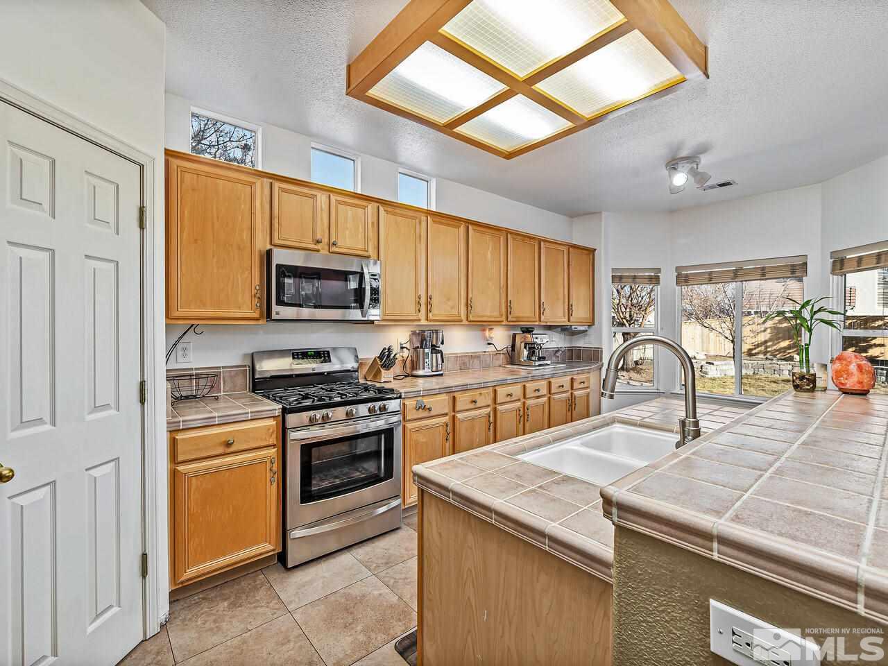 9610 Apache Rose Court Reno, NV 89521 - Photo 5 of 14 Photo 5