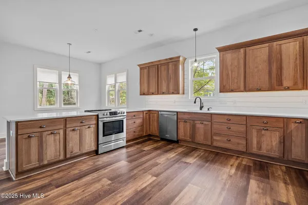 $1,998,995 | 314 East Rolling Meadows Road, Hampstead, NC 28443