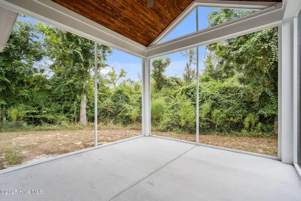 $1,998,995 | 314 East Rolling Meadows Road, Hampstead, NC 28443