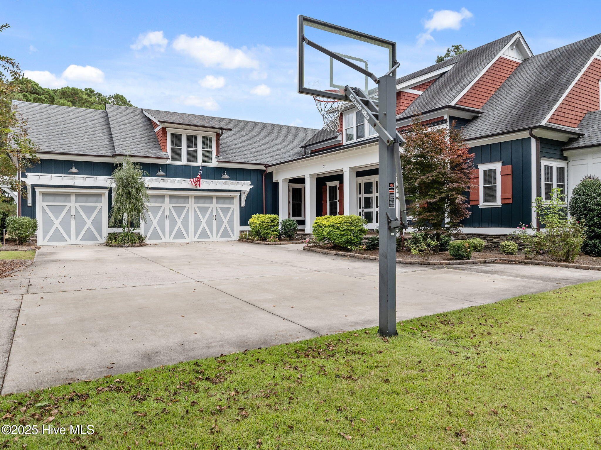 314 East Rolling Meadows Road Hampstead, NC 28443 - Photo 6 of 138 27-web-or-mls-IMG_1931