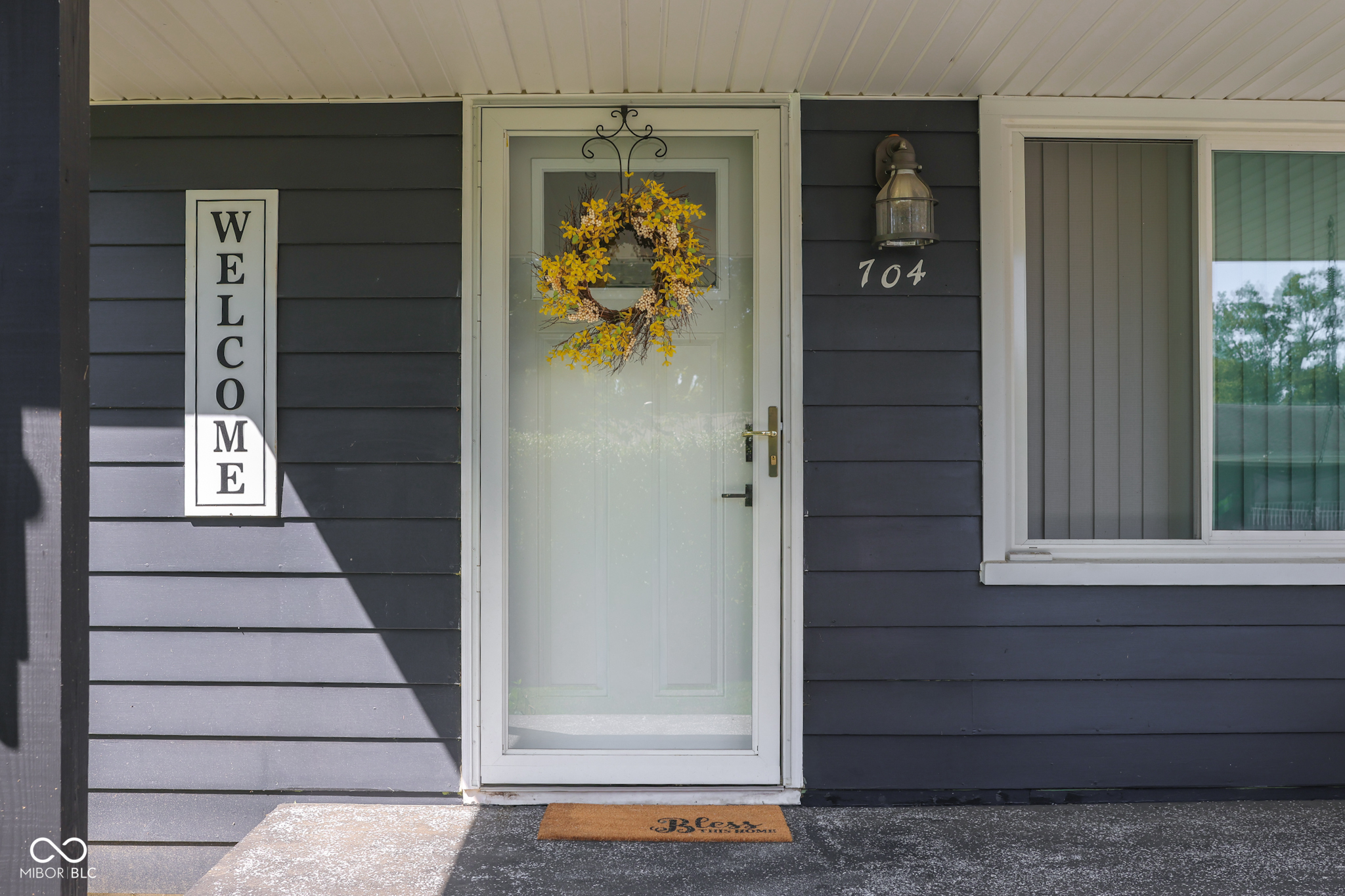 704 Della Road Columbus, IN 47203 - Photo 2 of 32 Gallery Image 2