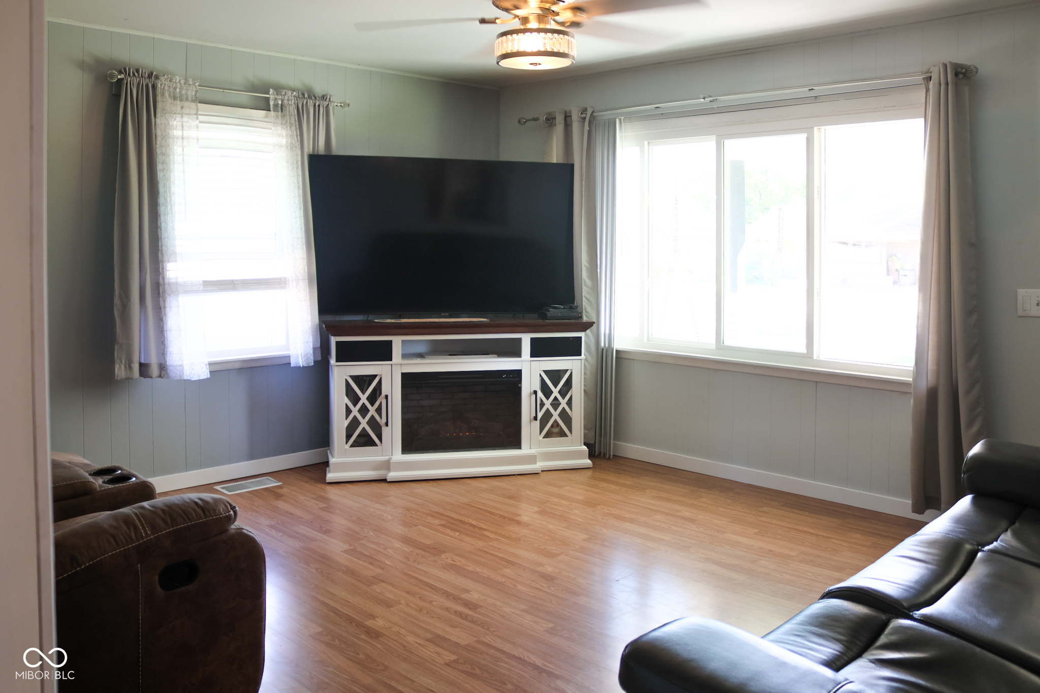 704 Della Road Columbus, IN 47203 - Photo 6 of 32 Gallery Image 6