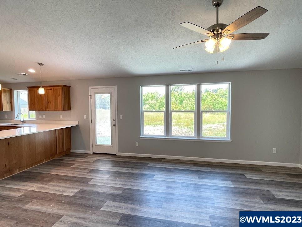 1210 Southwest Hop Street Albany, OR 97321 - Photo 7 of 40 Gallery Image 7