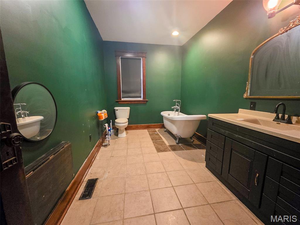 306 East Main Street Teutopolis, IL 62467 - Photo 9 of 27
