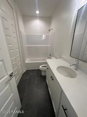 $1,950 | 1510 Kaliste Saloom Road, Unit 103, Lafayette, LA 70508