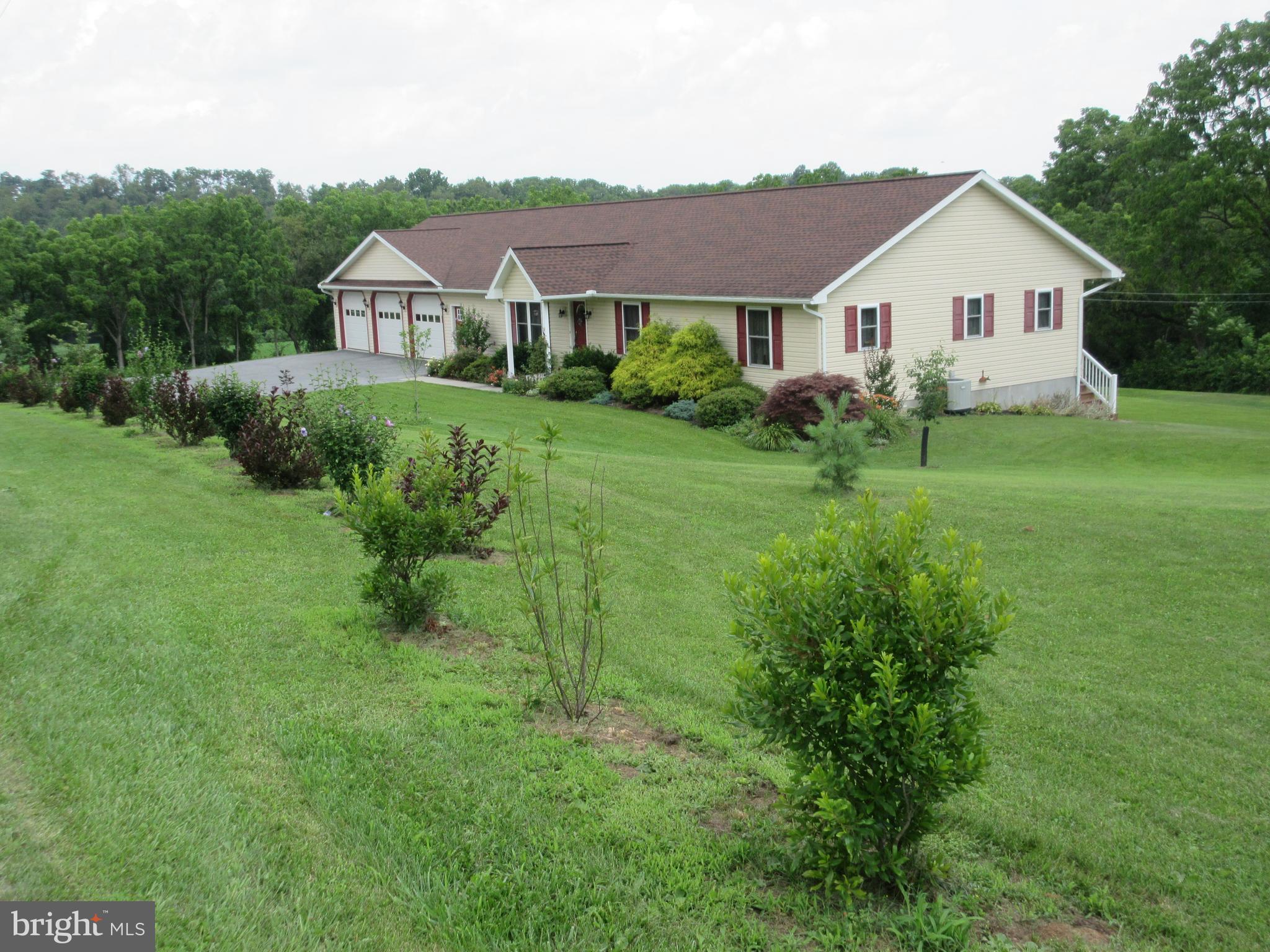 24 Witman Road Womelsdorf, PA 19567 - Photo 3 of 39 Gallery Image 3