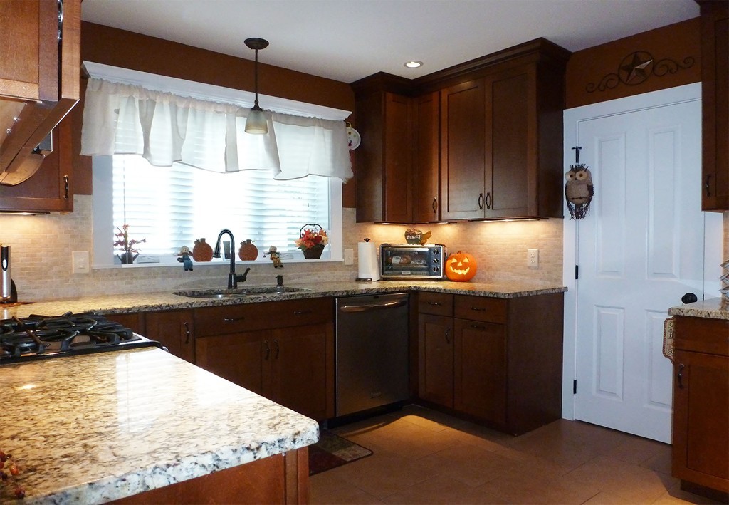 142 Dwight Road Springfield, MA 01108 - Photo 8 of 25
