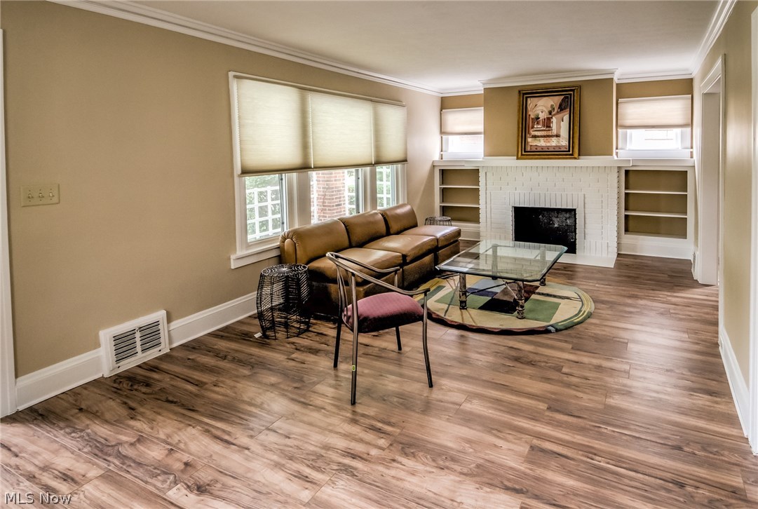2240 Cranston Road Cleveland, OH 44118 - Photo 12 of 35