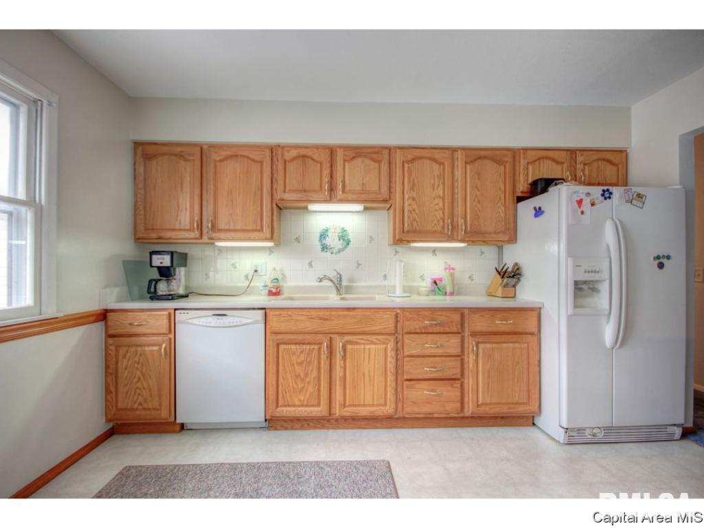 88 Drawbridge Road Springfield, IL 62704 - Photo 14 of 36