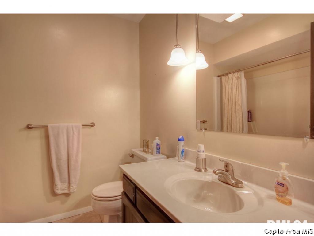 88 Drawbridge Road Springfield, IL 62704 - Photo 16 of 36