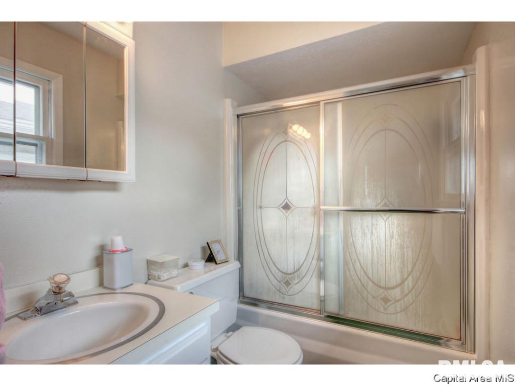 88 Drawbridge Road Springfield, IL 62704 - Photo 18 of 36