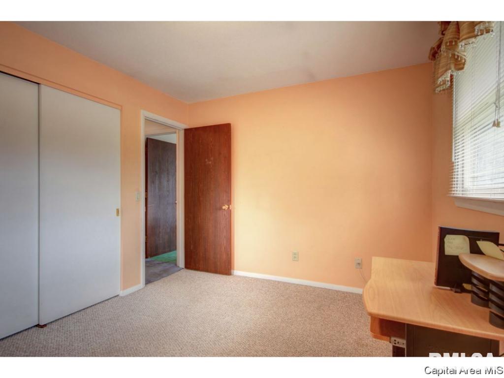 88 Drawbridge Road Springfield, IL 62704 - Photo 19 of 36