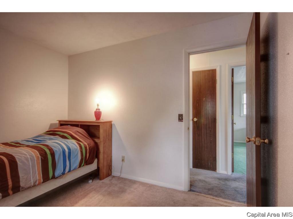 88 Drawbridge Road Springfield, IL 62704 - Photo 21 of 36