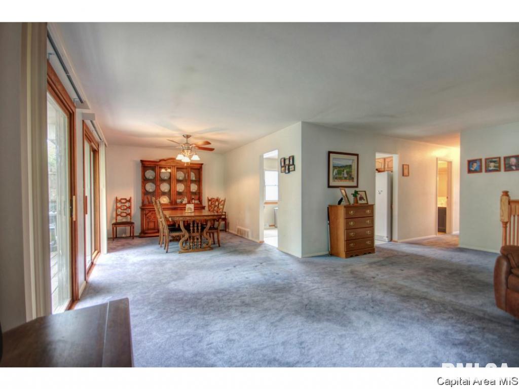 88 Drawbridge Road Springfield, IL 62704 - Photo 3 of 36