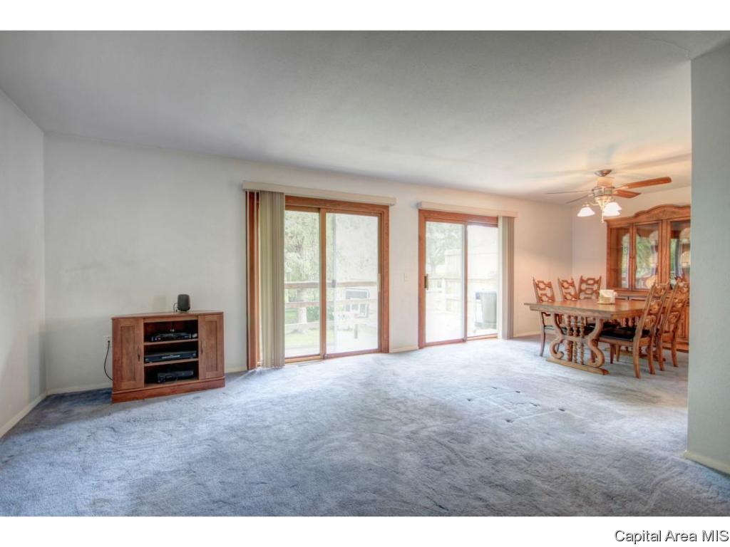 88 Drawbridge Road Springfield, IL 62704 - Photo 4 of 36