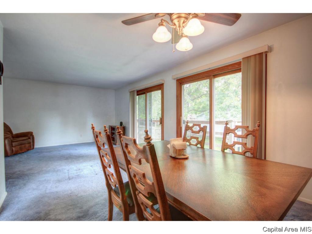 88 Drawbridge Road Springfield, IL 62704 - Photo 8 of 36