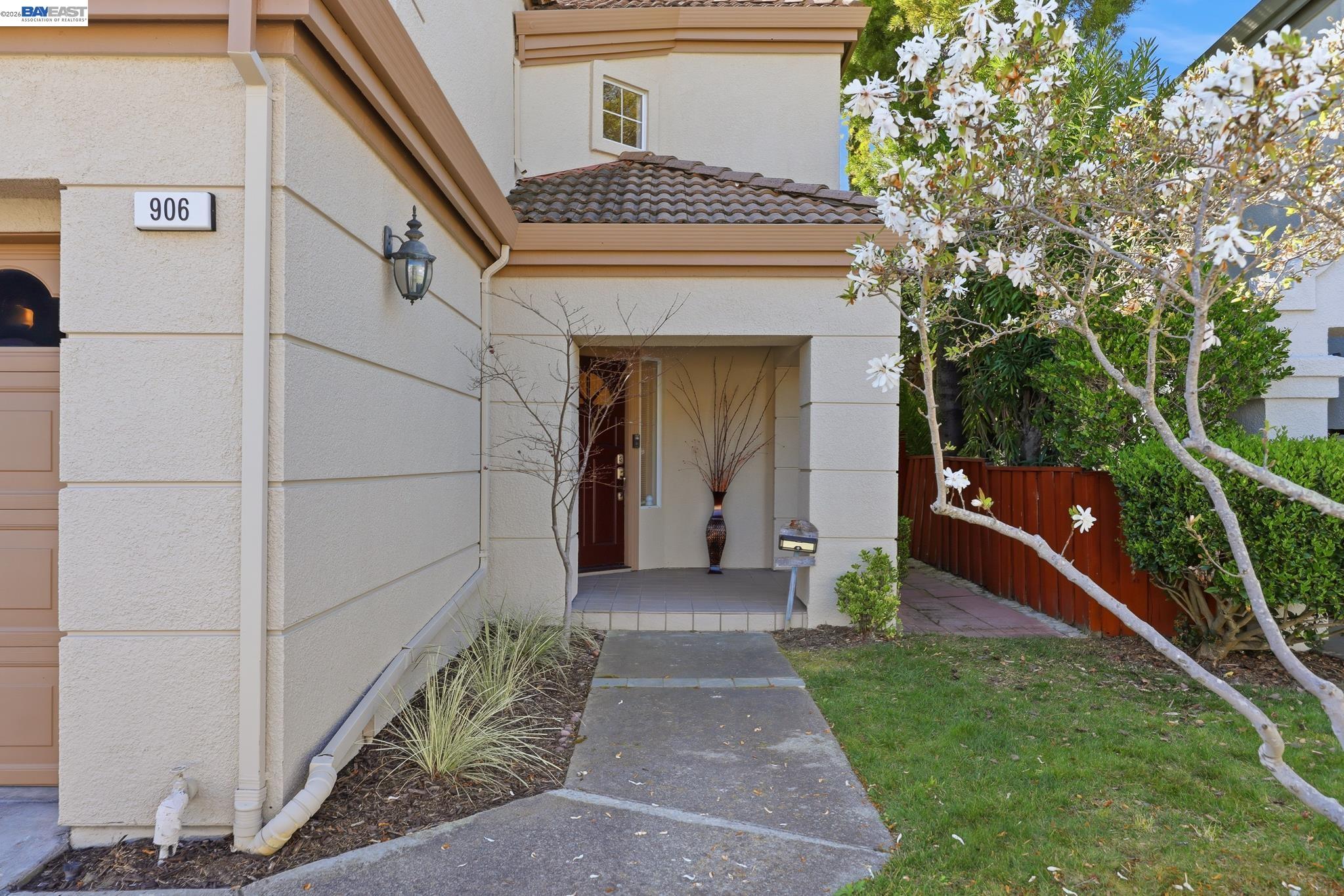 906 Vista Pointe Drive San Ramon, CA 94582 - Photo 3 of 60 a front view of a house with a yard