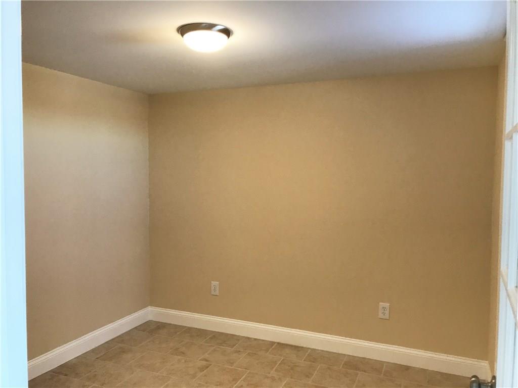 51 Dr Mann Road Augusta, ME 04330 - Photo 22 of 35 Smaller room located off the family...