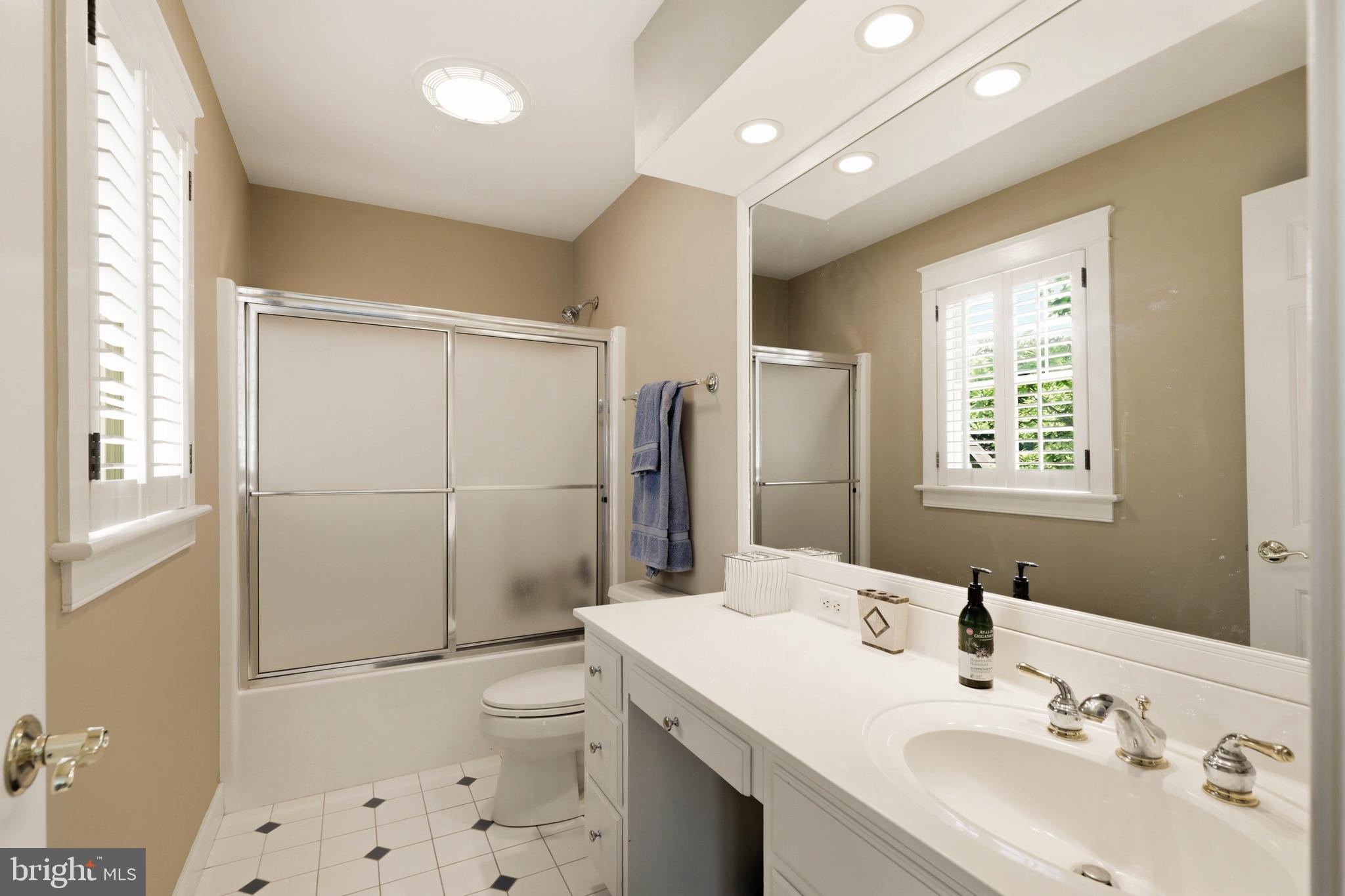 367 Millpond Drive Lititz, PA 17543 - Photo 39 of 65 Ensuite bath