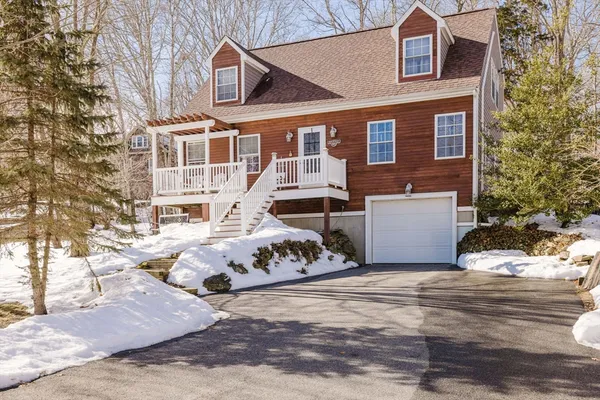 $629,900 | 989 Elm Street, Somerset, MA 02726