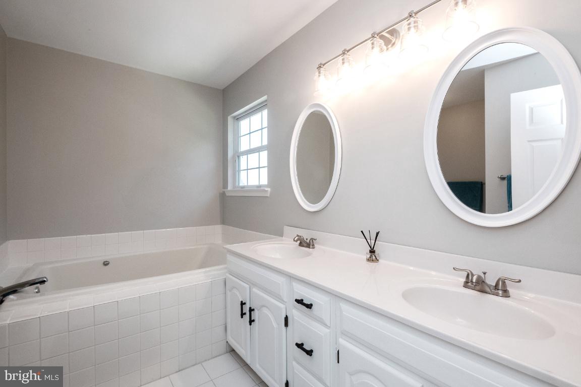 1700 Parsonage Road Parkton, MD 21120 - Photo 37 of 69 Primary Bath