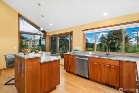 $1,988,000 | 4730 154th Place Southeast, Bellevue, WA 98006